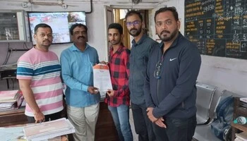 मनसेविद्यार्थी सेने तर्फे एस-टी (ST) सुरू करण्याचे दिले निवेदन