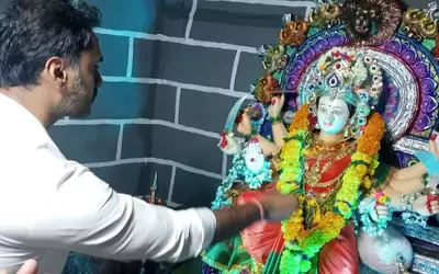 पालगड मधील देवीचे दर्शन घेताना आमदार योगेश दादा कदम