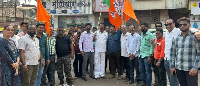 ज्ञानेश्वर म्हात्रे विजयी झाल्यानंतर खेडमध्ये जल्लोष